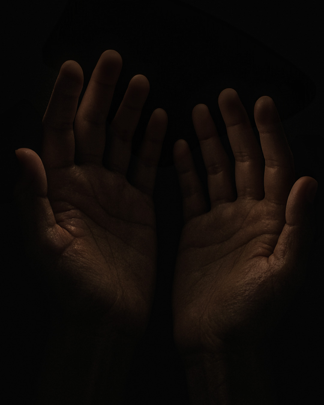 ŚWIATŁO NASZYCH DŁONI… I&nbsp;BIOFOTONY